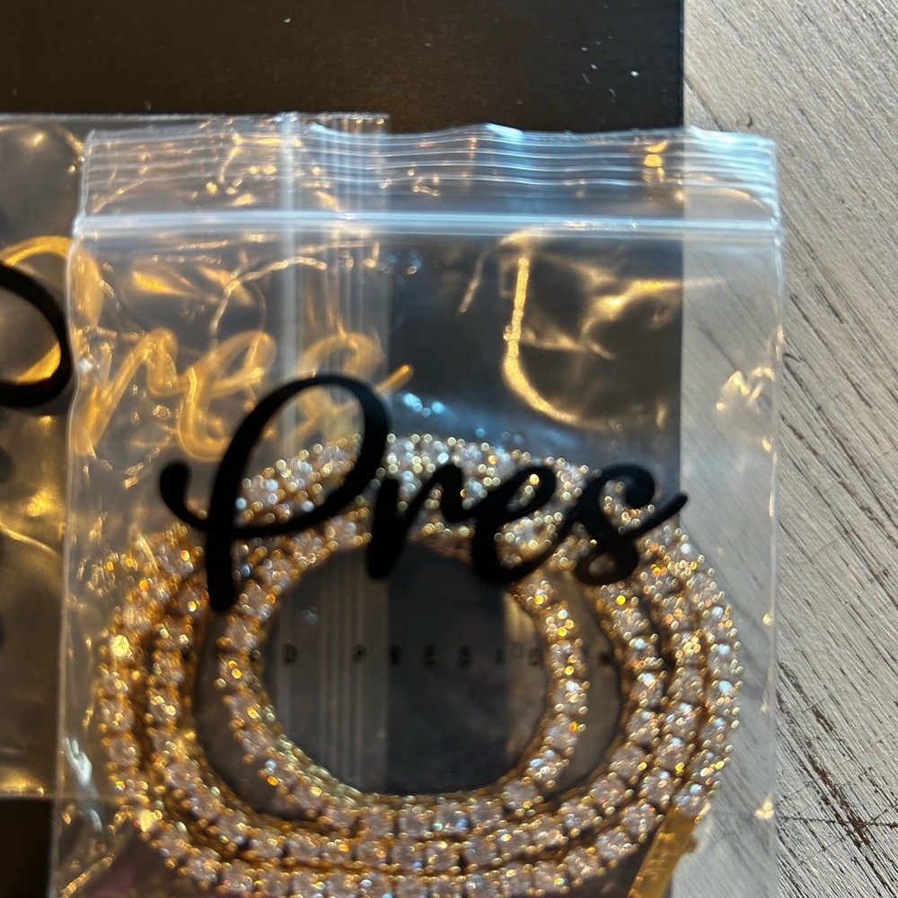 Sparkling Gold Initial Necklace - Picture 3 of 6
